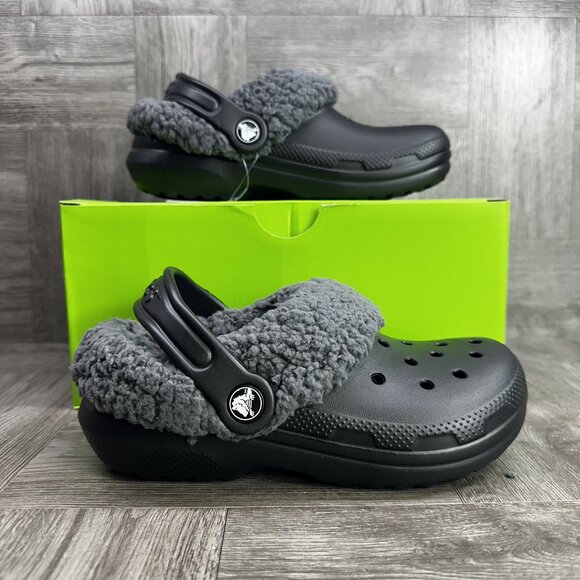 CROCS Classic Blitzen IV Kids size 13 Black Fleece Lined Clogs - Picture 1 of 9